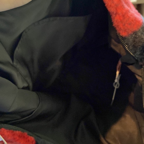 Faux Fur Black and Red Buffalo Plaid Zipper Tote Bag - Picture 12 of 13